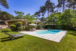Villa familiale avec piscine dans la pinède à 4min de l'océan-AG13